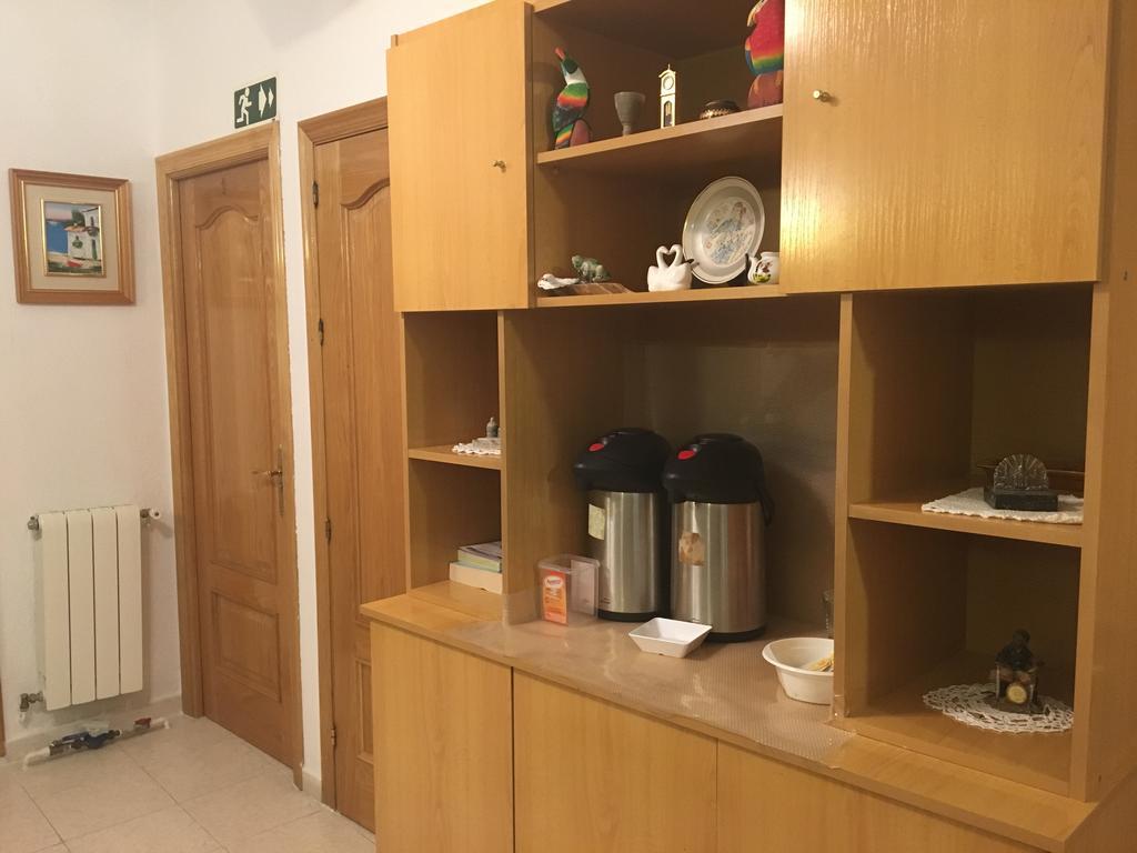 Hostal R. Lido Madrid Dış mekan fotoğraf