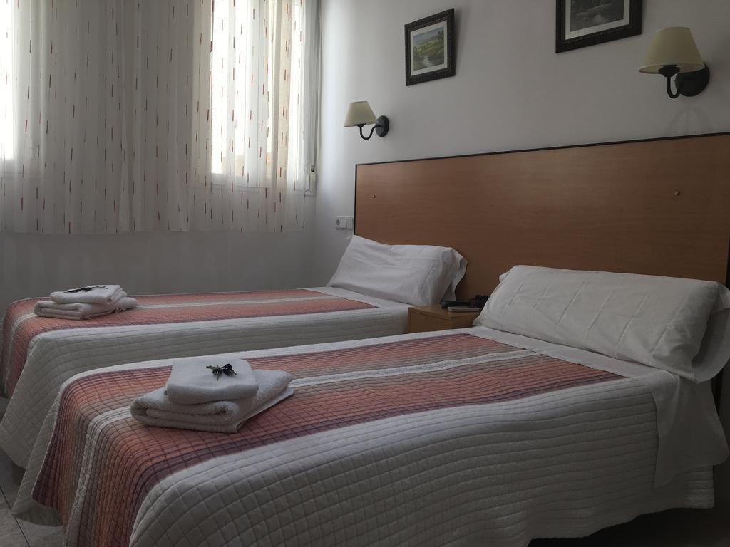 Hostal R. Lido Madrid Dış mekan fotoğraf