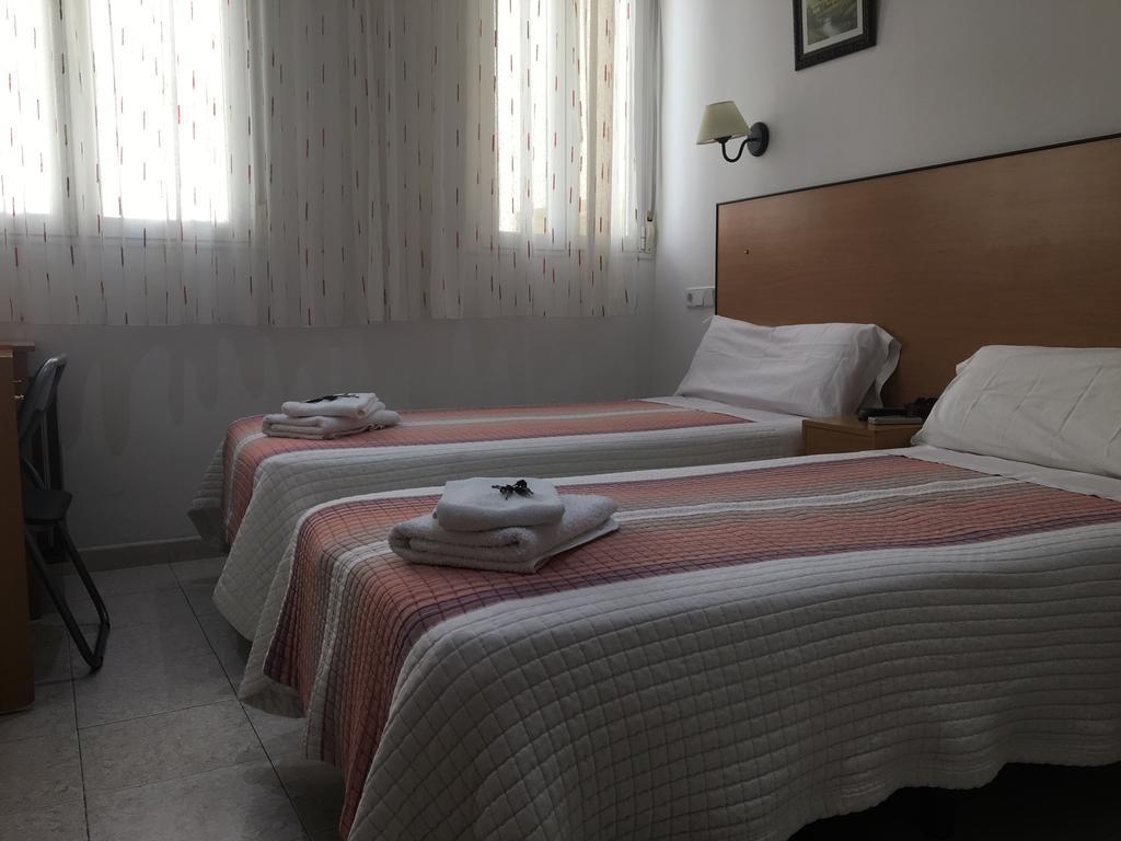 Hostal R. Lido Madrid Dış mekan fotoğraf